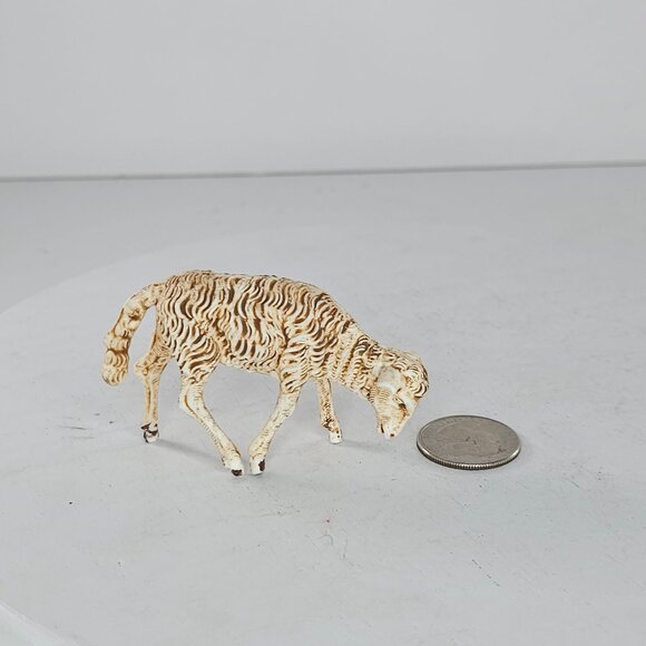 Vintage Fontanini Italy Sheep Lamb Figurine Grazing Plastic - Picture 7 of 8